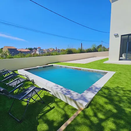 Beautiful House, Villa, Pool Azure Piscine Magalas